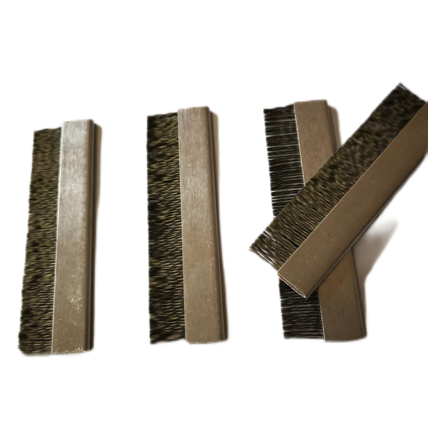 Strip brush